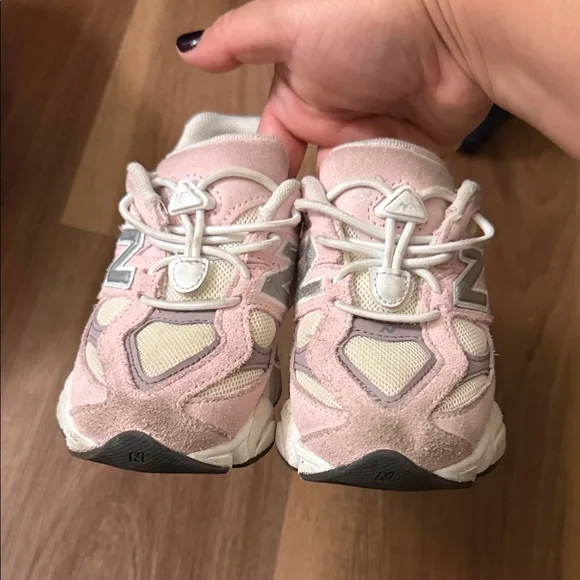 New Balance Kids Pink & Cream Suede Mesh Sneakers - Picture 7 of 7